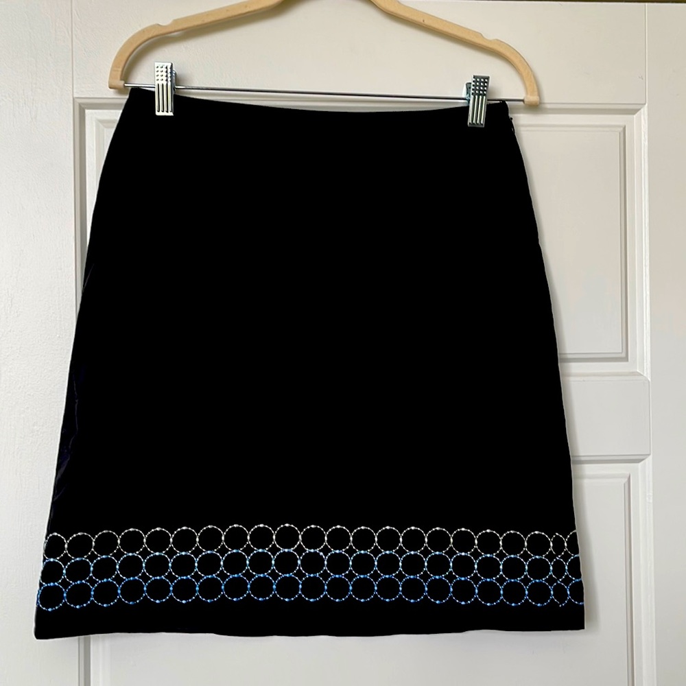 Ann Taylor Women’s Black Skirt - size 6P